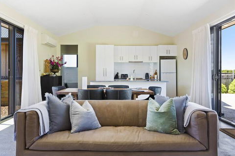 Embracing Evandale - Accommodation Rockhampton 6