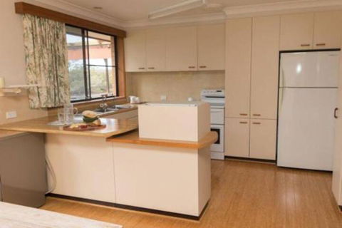 Kookas Nest Waterfront Home Tranquil Setting - Accommodation Rockhampton 3