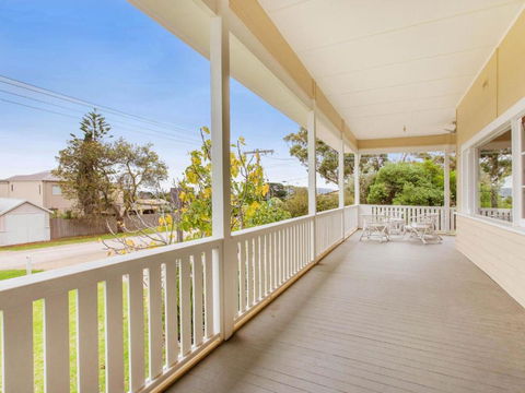 BEACHSIDE GETAWAY DROMANA - Accommodation Rockhampton 5