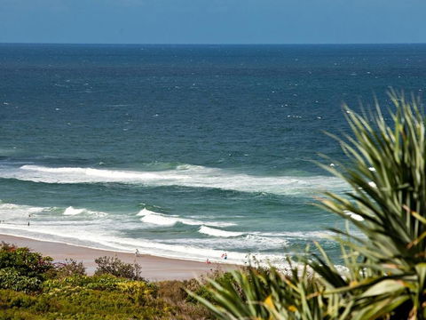 Spacious With Surf Views Sunshine Beach - Accommodation Rockhampton 5