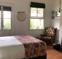 The Residence Stylish Comfort with Fireplace - Accommodation Rockhampton
