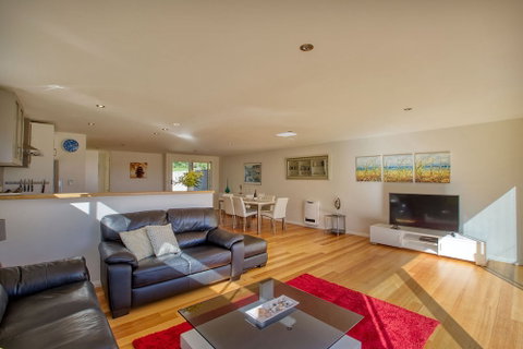 Seaview Apartment - Accommodation Rockhampton 4