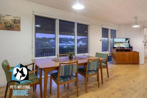 Retro Groovy Pad Pt Elliot - Accommodation Rockhampton 2