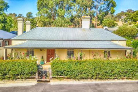Captain Roddas Cottage - Accommodation Rockhampton 0