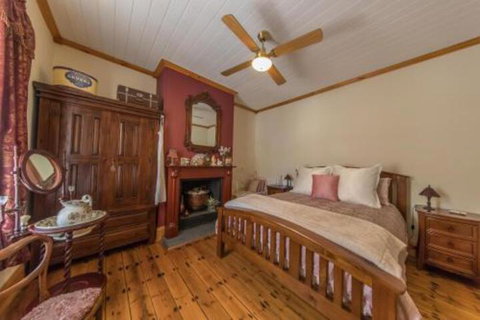 Captain Roddas Cottage - Accommodation Rockhampton 4