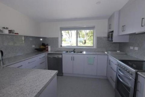 Umtali Beach House - Accommodation Rockhampton 0