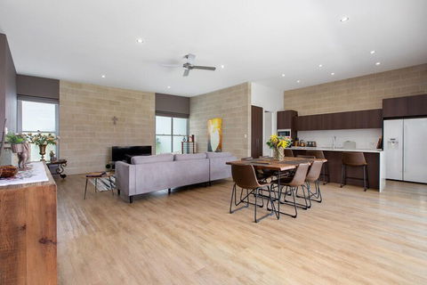 BEACHSIDE HAVEN - Accommodation Rockhampton 3