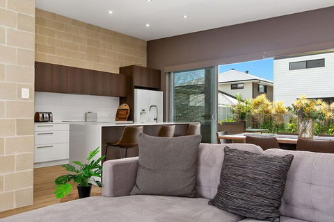 BEACHSIDE HAVEN - Accommodation Rockhampton 7