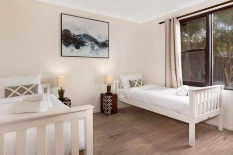 Seven Smiles Riverside Location & Ocean Views - Accommodation Rockhampton 7