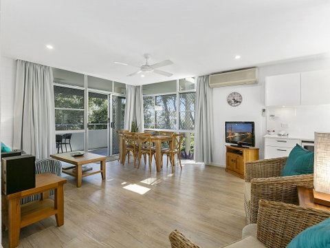 Noosa Heads Beach Getaway Unit 3 Yaringa 29 Noosa Drive - Accommodation Rockhampton 6