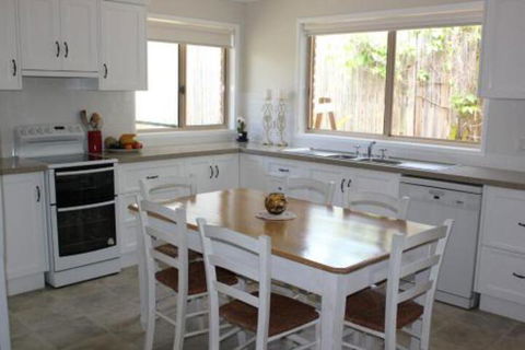 2 51 Carlo Road Rainbow Beach Pets Welcome Air Conditioning Walk To The Shops - Accommodation Rockhampton 6