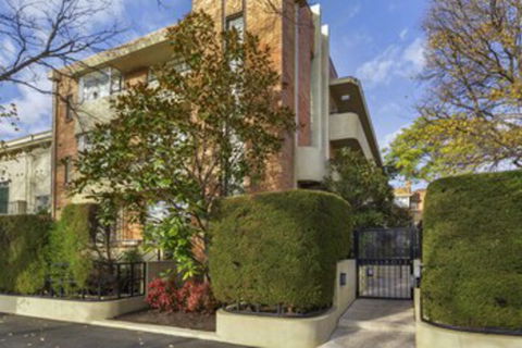 StayCentral On George - Accommodation Rockhampton 0