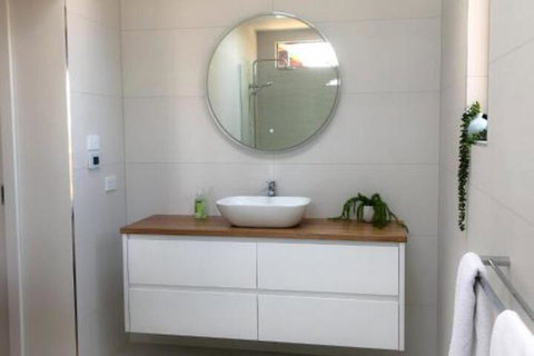 BAY Of FIRES BEACH SHACK Ocean Views From A Modern Beachhouse - Accommodation Rockhampton 4