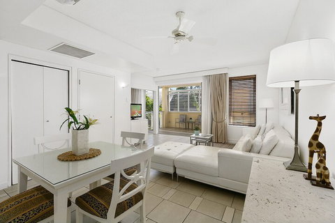 Hastings Street Unit Across Road From Beach Unit 524 32 Hastings Street - Accommodation Rockhampton 4