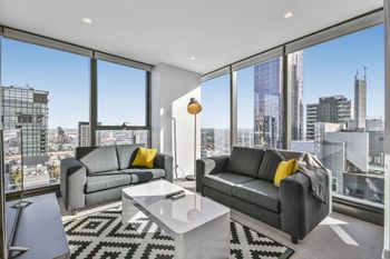 Serviced Apartments Melbourne Lighthouse - Accommodation Rockhampton 0
