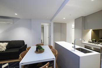 Serviced Apartments Melbourne Lighthouse - Accommodation Rockhampton 4