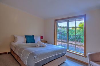 Freycinet Villa 2 - Accommodation Rockhampton 1