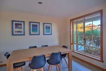 Freycinet Villa 2 - Accommodation Rockhampton 3