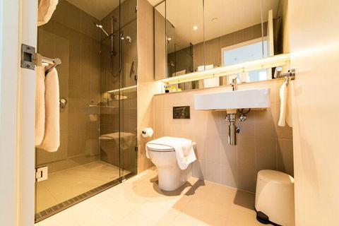 Melbourne Private Apartments Docklands - Accommodation Rockhampton 7