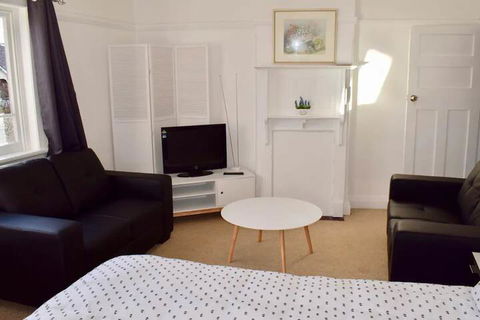 Homy Apartment In Trendy Haberfield - Accommodation Rockhampton 6