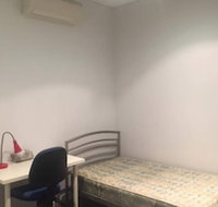 Sun-drenched 3 Bedroom Apartment in Turrella - Accommodation Rockhampton