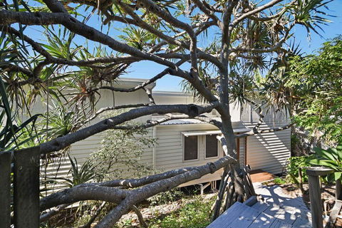 Peregians Viewing Deck, 324 David Low Way, Peregian Beach, Noosa Area - Accommodation Rockhampton 1