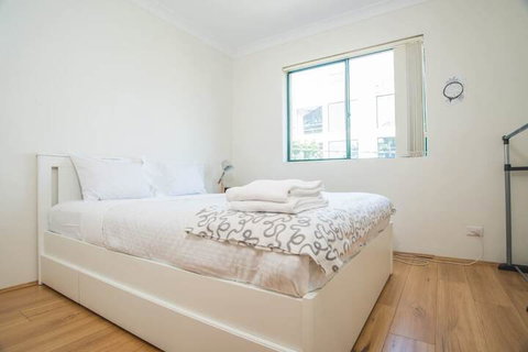 Spacious & Cozy Apartment In Heart Of Redfern - Accommodation Rockhampton 6