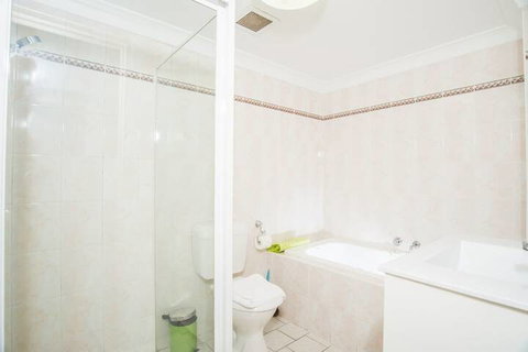 Spacious & Cozy Apartment In Heart Of Redfern - Accommodation Rockhampton 4