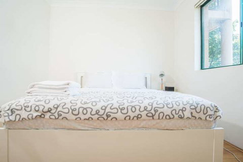 Spacious & Cozy Apartment In Heart Of Redfern - Accommodation Rockhampton 3