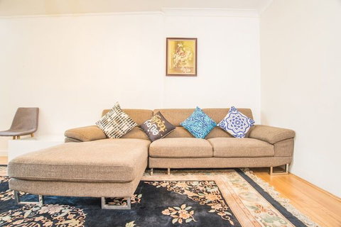 Spacious & Cozy Apartment In Heart Of Redfern - Accommodation Rockhampton 7
