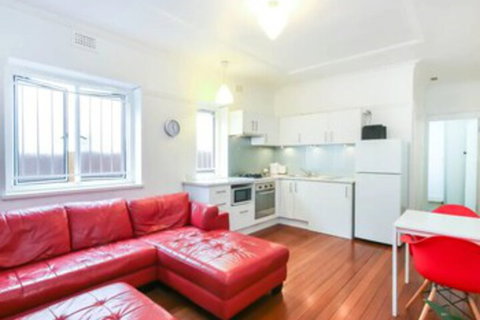 Quiet 1 Bedroom Apartment 5 Minutes From CBD - Accommodation Rockhampton 0