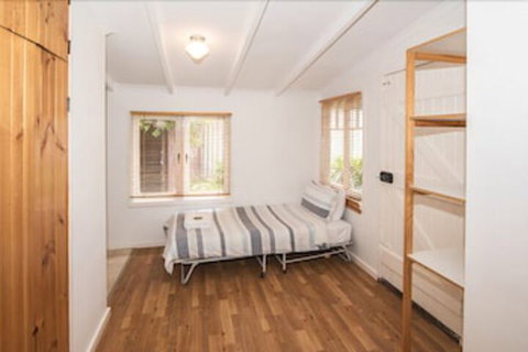 Storm Bay Cottage - Accommodation Rockhampton 3