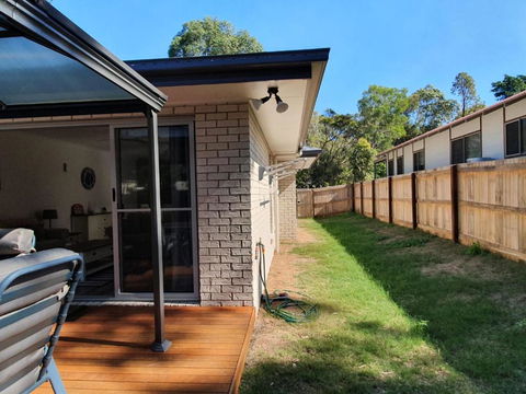 26 Satinwood Drive Low Set Modern Sleeps 8 - Accommodation Rockhampton 2