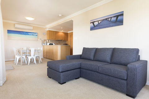 Whitesands Unit 602 - Accommodation Rockhampton 5