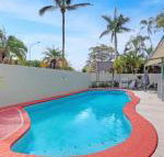 Back To The Moon - Accommodation Rockhampton