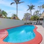 Back To The Moon - Accommodation Rockhampton 0