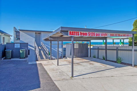 Aruba Apartments - Accommodation Rockhampton 3