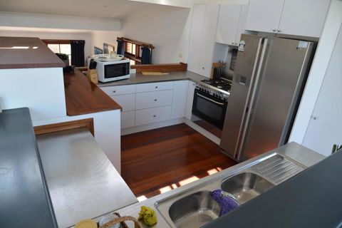 The Boat House - Accommodation Rockhampton 2