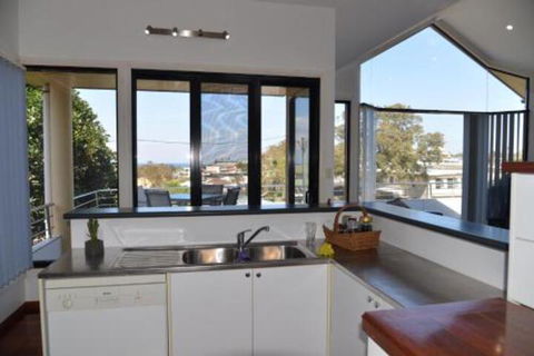 The Boat House - Accommodation Rockhampton 0