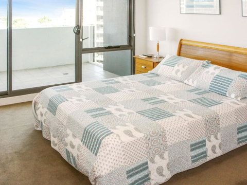 Strand Beachside 802 - Accommodation Rockhampton 4