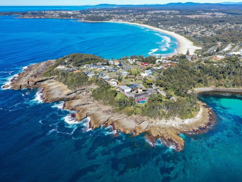 DAVIES STREET MOLLYMOOK 4 / 14 - Accommodation Rockhampton 1