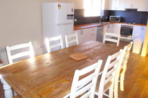 Andorra 1 - Accommodation Rockhampton 0