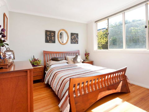 METRES TO THE BEACH MORNINGTON - Accommodation Rockhampton 3