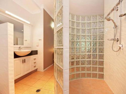 CRISTAL At CLIFTON BEACH - Accommodation Rockhampton 6