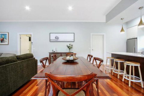 Three Sisters - Accommodation Rockhampton 1