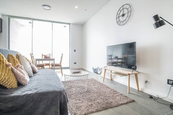Home With Convenient Location! Close To Train&cbd - Accommodation Rockhampton 0