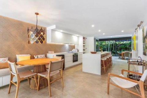 Hidden Treasure Little Cove - Accommodation Rockhampton 3