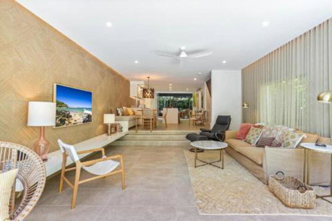 Hidden Treasure Little Cove - Accommodation Rockhampton 0