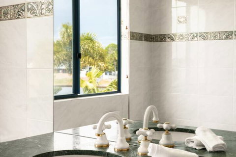 Mermaid Beach House - Accommodation Rockhampton 4