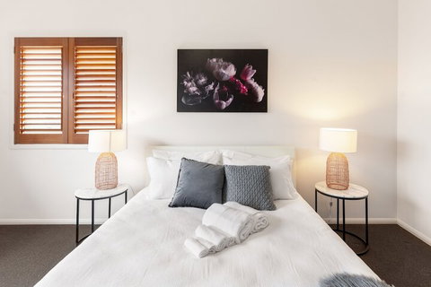 Mermaid Beach House - Accommodation Rockhampton 6